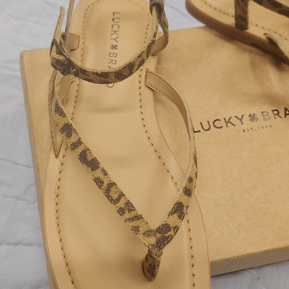 Lucky Brand Womens Natural Distressed Leopard Leather Strap Sandals Size… - Picture 2 of 4